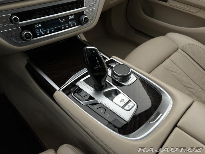 BMW 7 730d xDrive Vzduch Laser 2020