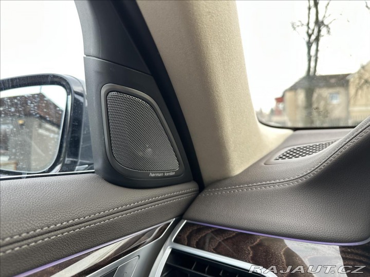 BMW 7 730d xDrive Vzduch Laser 2020