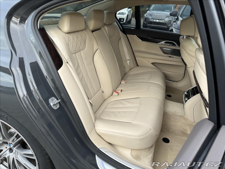 BMW 7 730d xDrive Vzduch Laser 2020