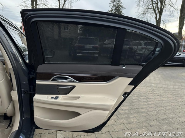 BMW 7 730d xDrive Vzduch Laser 2020