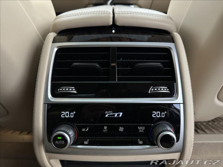 BMW 7 730d xDrive Vzduch Laser 2020
