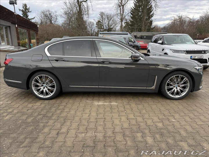 BMW 7 730d xDrive Vzduch Laser 2020