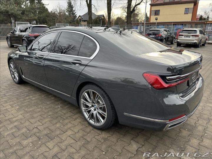 BMW 7 730d xDrive Vzduch Laser 2020