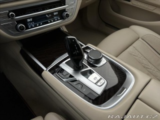 BMW 7 730d xDrive Vzduch Laser 2020