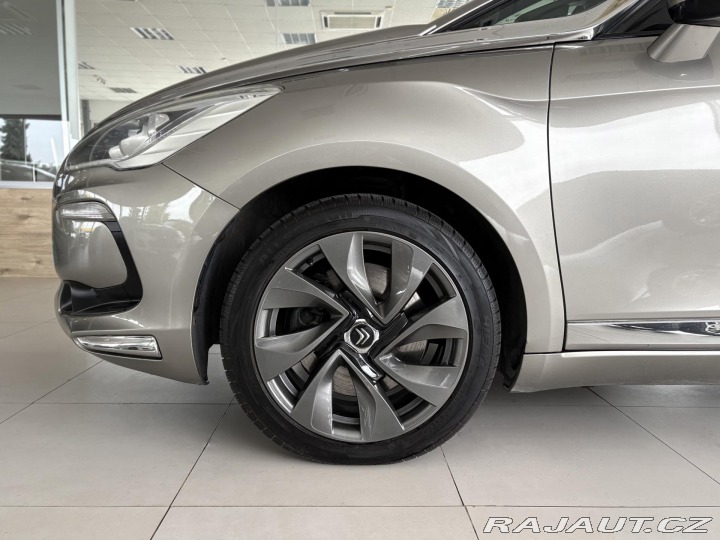 Citroën DS5 2,0HDI 120kW*KeyLess*Pano 2013
