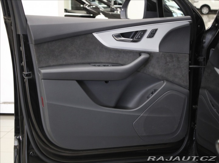 Audi Q7 3,0 50TDi S-Line VZDUCH 7 2022