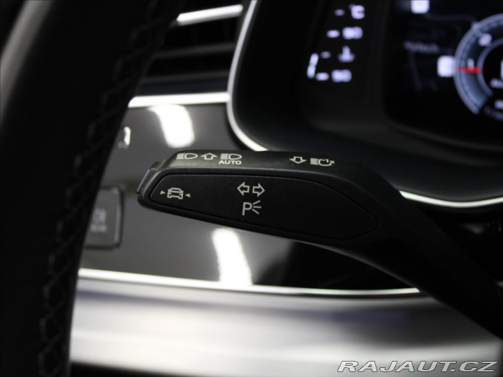 Audi Q7 3,0 50TDi S-Line VZDUCH 7 2022