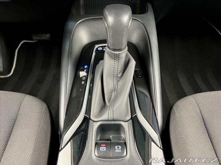 Toyota Corolla 1,8 HYBRID e-CVT COMFORT, 2020