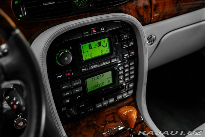 Jaguar XJ 2004
