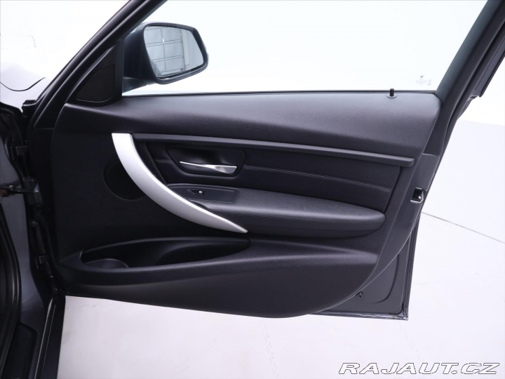 BMW 3 2,0 320d 120kW Aut. Xenon 2012