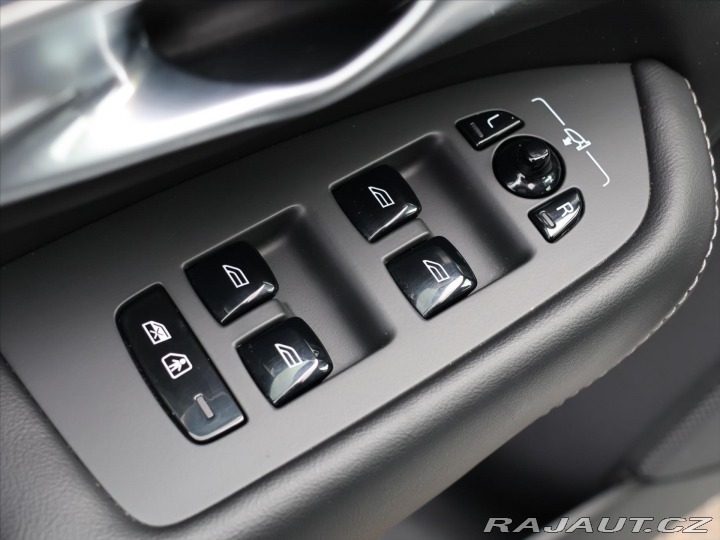 Volvo XC90 2,0 228kW T8 AWD Ultimate 2024