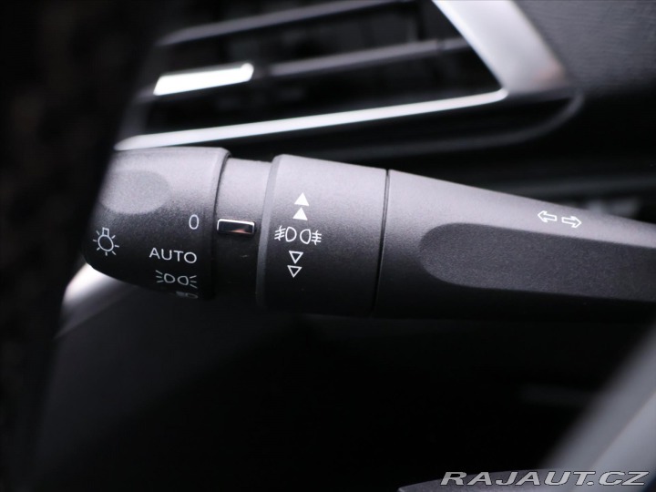 Peugeot 5008 1,2 PT 96kW Allure 7-Míst 2018