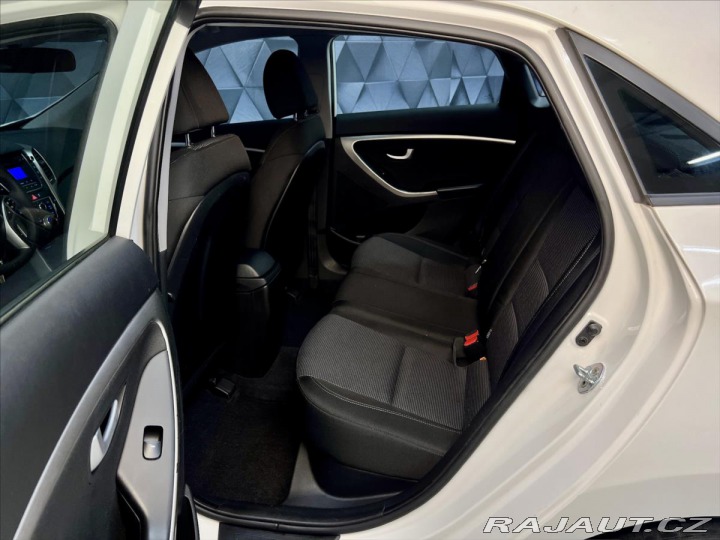 Hyundai i30 1,4 i 73 KW CVVT MANUAL, 2014