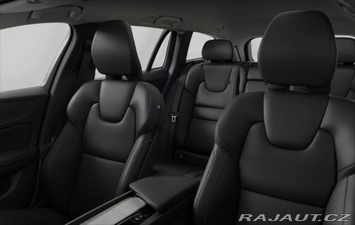 Volvo V60 2,0 B4  Plus Dark 2025