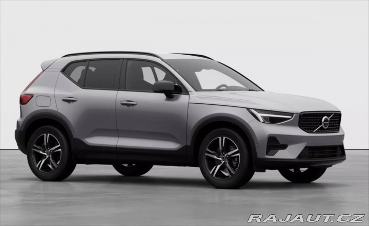 Volvo XC40 2,0   Plus B3 2025