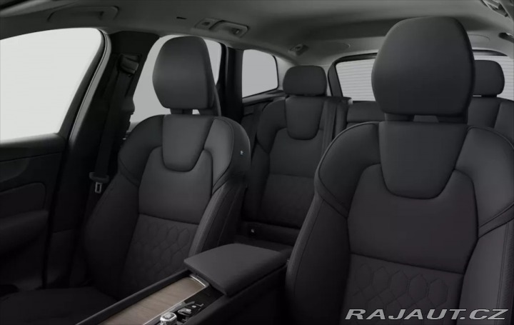 Volvo XC60 2,0 B5  Plus Dark 2025