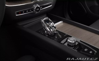 Volvo XC60 2,0 T6  Plus Dark 2025