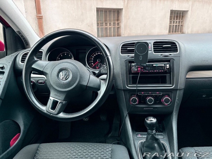 Volkswagen Golf 1,2   6 2011