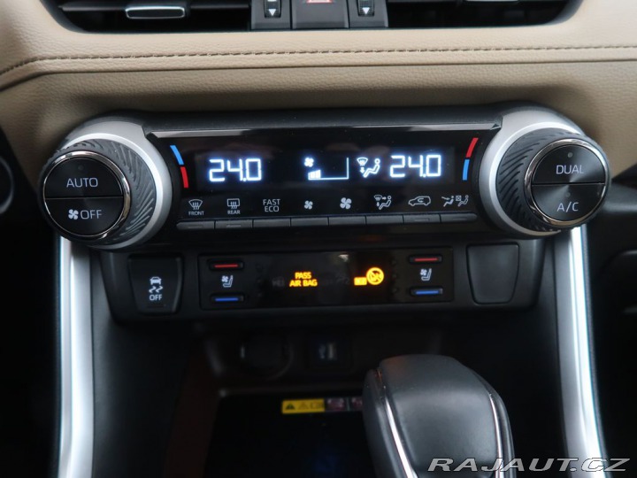 Toyota RAV4 2.5Hybrid,CZ,1Maj,Exekuti 2024