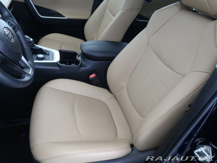 Toyota RAV4 2.5Hybrid,CZ,1Maj,Exekuti 2024