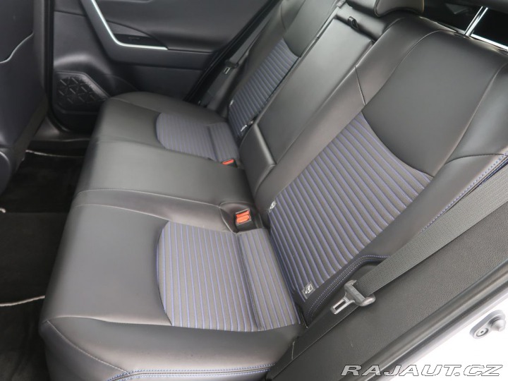 Toyota RAV4 2.5Hybrid,CZ,1Maj,Executi 2024