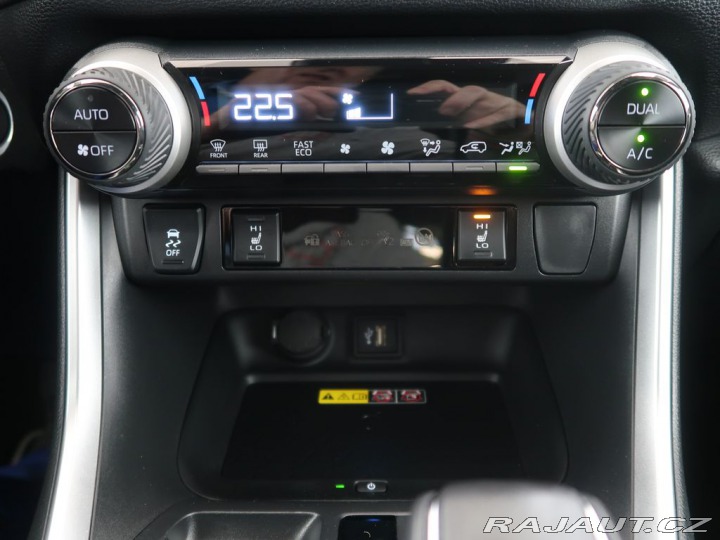 Toyota RAV4 2.5Hybrid,CZ,1Maj,Executi 2024