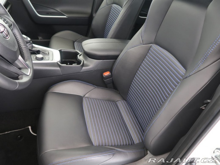 Toyota RAV4 2.5Hybrid,CZ,1Maj,Executi 2024