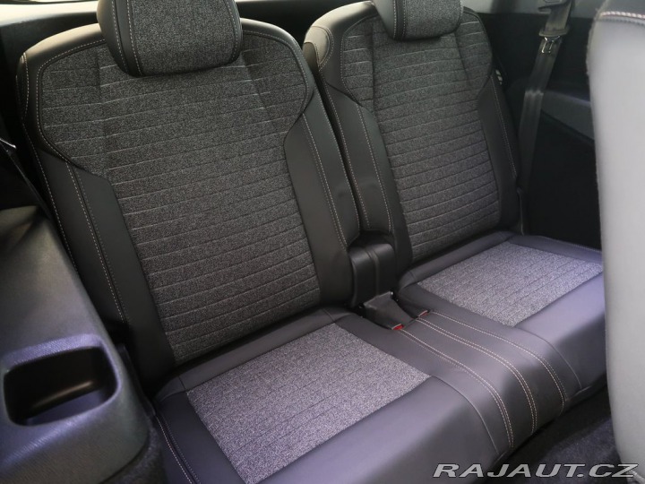 Peugeot 5008 1.2HYBRID,CZ,ALLURE,e-DCS 2025