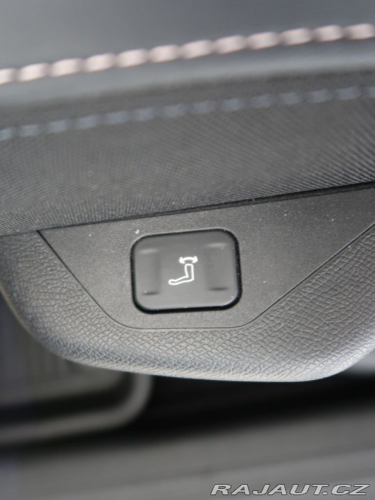 Peugeot 5008 1.2HYBRID,CZ,ALLURE,e-DCS 2025