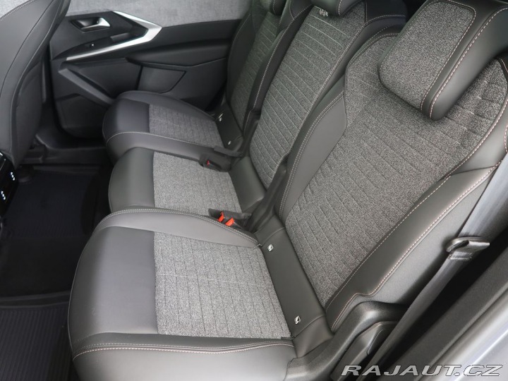 Peugeot 5008 1.2HYBRID,CZ,ALLURE,e-DCS 2025