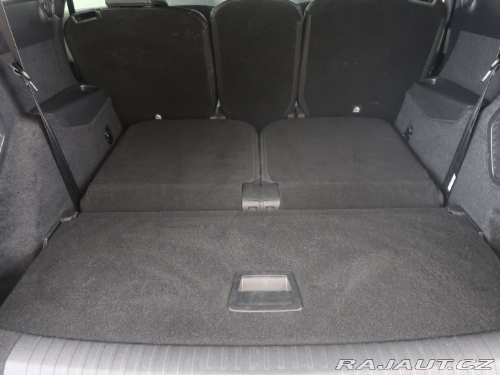 Peugeot 5008 1.2HYBRID,CZ,ALLURE,e-DCS 2025