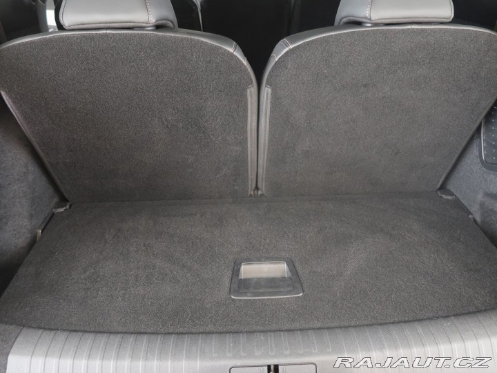 Peugeot 5008 1.2HYBRID,CZ,ALLURE,e-DCS 2025