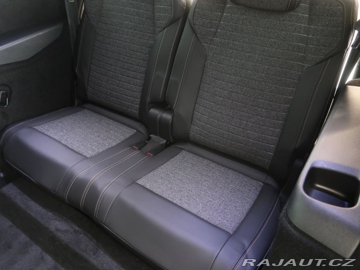 Peugeot 5008 1.2HYBRID,CZ,ALLURE,e-DCS 2025
