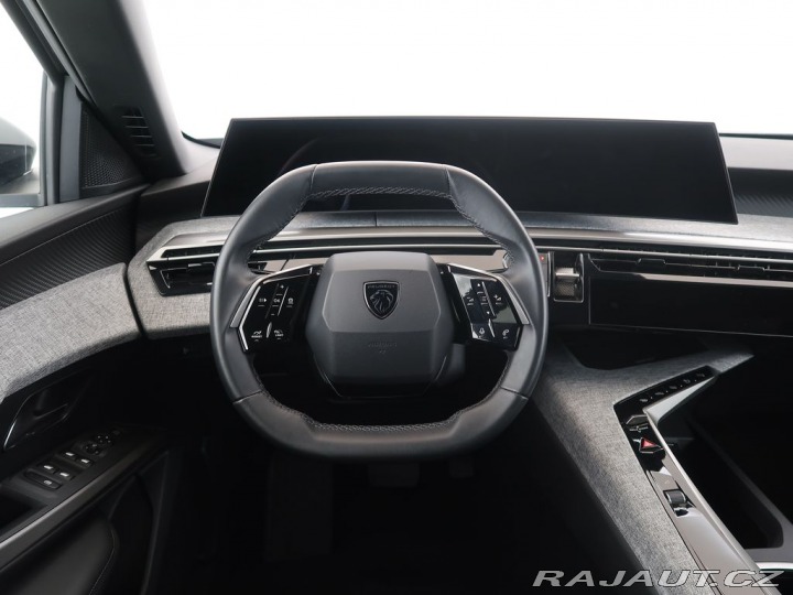 Peugeot 5008 1.2HYBRID,CZ,ALLURE,e-DCS 2025