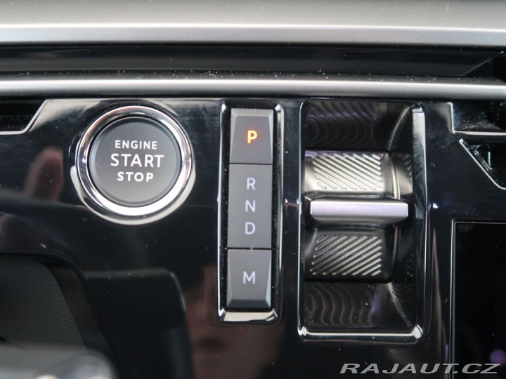 Peugeot 5008 1.2HYBRID,CZ,ALLURE,e-DCS 2025