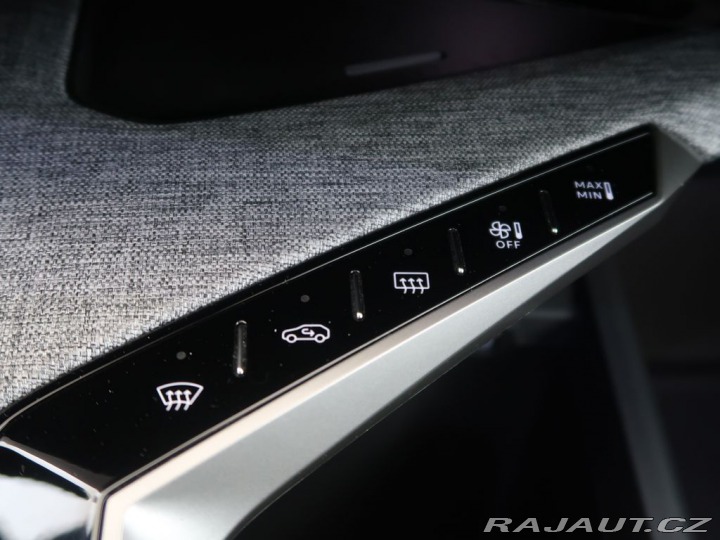Peugeot 5008 1.2HYBRID,CZ,ALLURE,e-DCS 2025