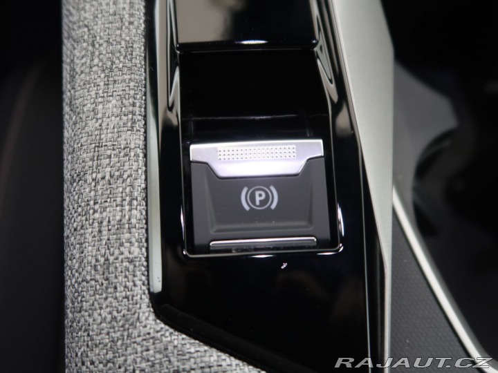 Peugeot 5008 1.2HYBRID,CZ,ALLURE,e-DCS 2025