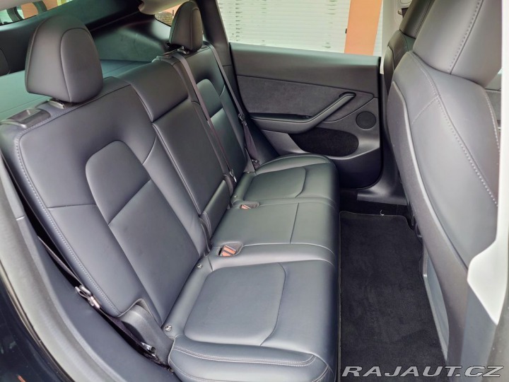 Tesla Model Y  2022