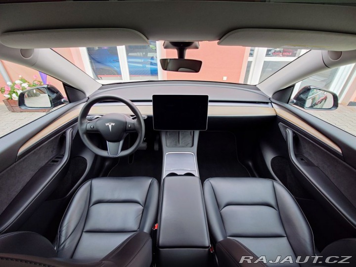 Tesla Model Y  2022