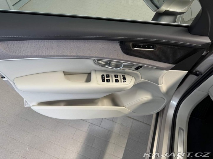 Volvo XC90 B5 2.0L 250+14 HP AT8 AWD 2025