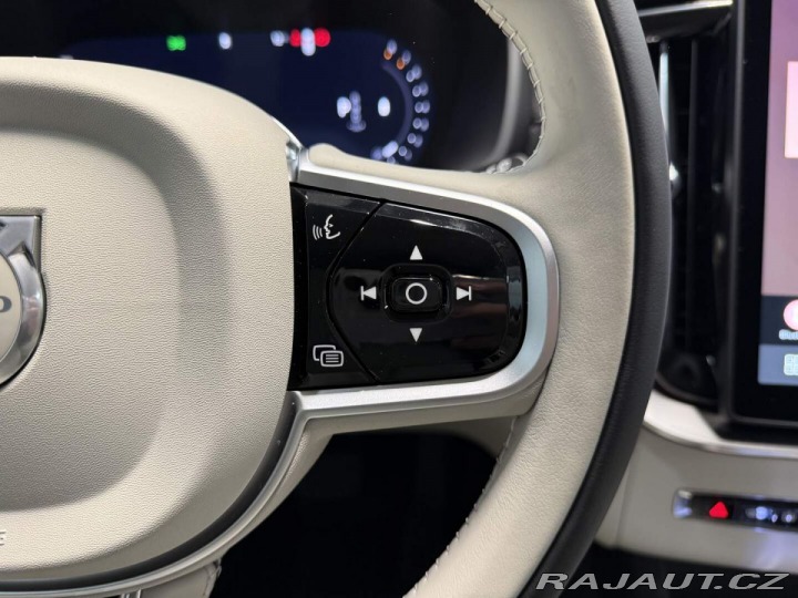 Volvo XC90 B5 2.0L 250+14 HP AT8 AWD 2026