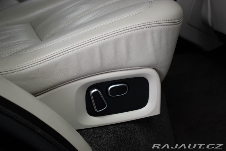 Land Rover Range Rover VOGUE SDV8 REZERVACE 2013