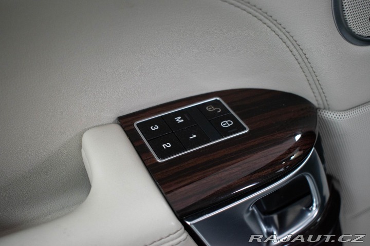 Land Rover Range Rover VOGUE SDV8 REZERVACE 2013