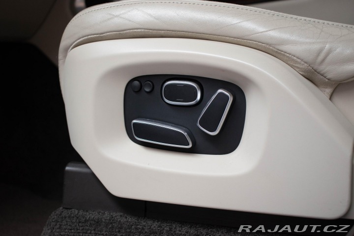 Land Rover Range Rover VOGUE SDV8 REZERVACE 2013