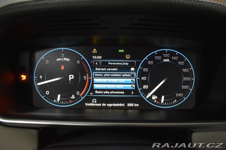 Land Rover Range Rover VOGUE SDV8 REZERVACE 2013