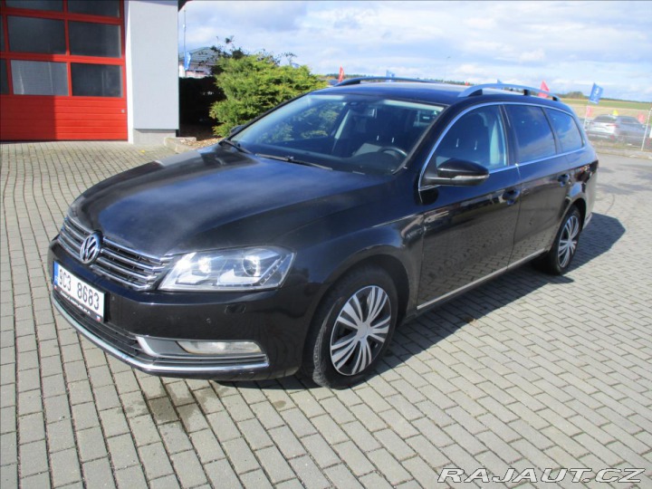 Volkswagen Passat 1,6 TDi 77kw Elegance GPS 2011