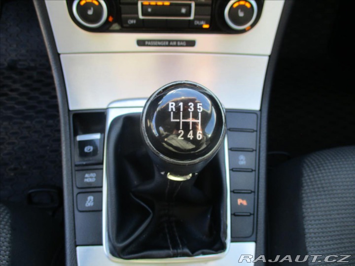 Volkswagen Passat 1,6 TDi 77kw Elegance GPS 2011