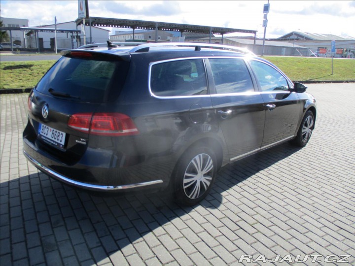 Volkswagen Passat 1,6 TDi 77kw Elegance GPS 2011