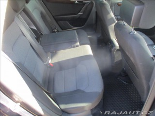 Volkswagen Passat 1,6 TDi 77kw Elegance GPS 2011