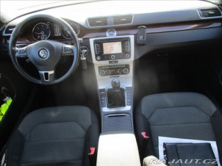 Volkswagen Passat 1,6 TDi 77kw Elegance GPS 2011
